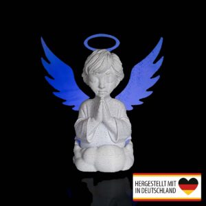 Betender Engel als Nachtlicht mit blauen, leuchtenden Flügeln an der Wand, Vorderansicht