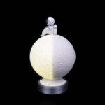 Kinderzimmerlampen Nachtlicht Stehlampe „Mond Astronaut“ – 3D-Druck in Germany