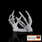 Kerzenhalter Skeletthände - Magische Lichtgestalten