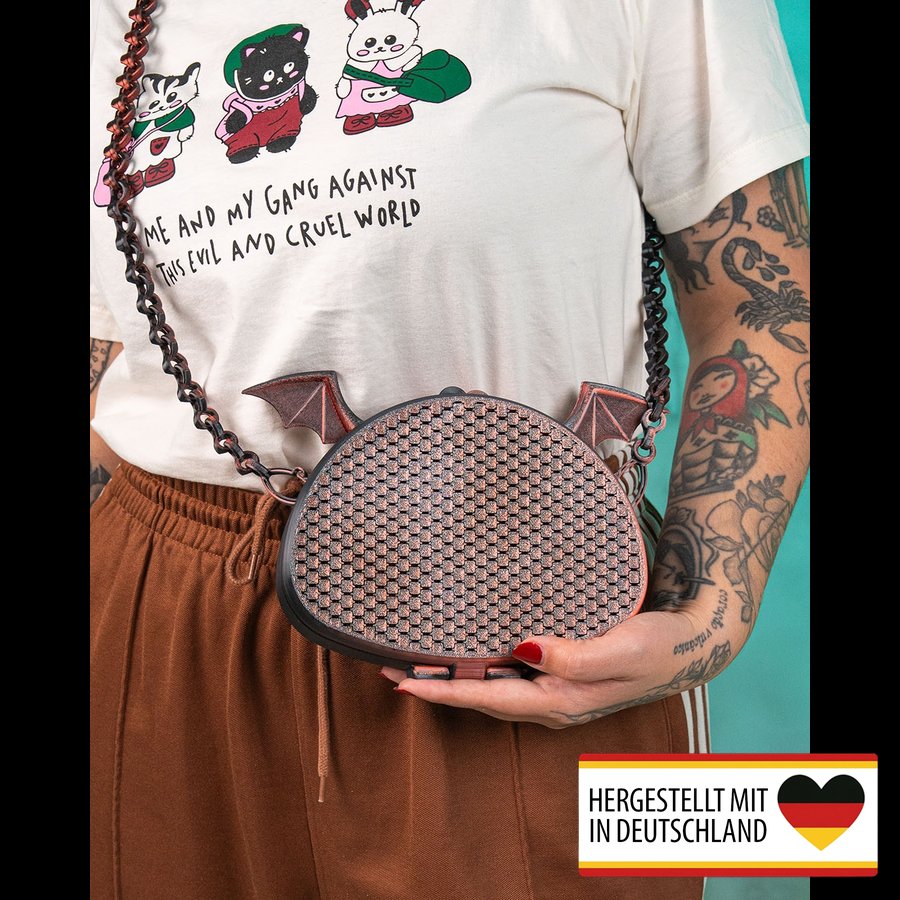 Kreative Tasche mit Flügeln als stilvoller Alltagsbegleiter