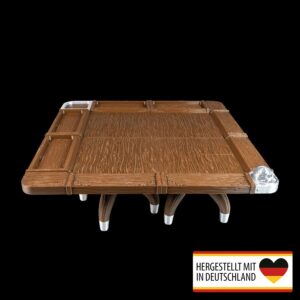 Spieltisch aus Holz für gemütliche Spieleabende in Taverne-Optik